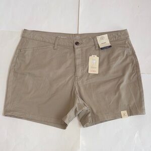 NWT Ladies St. John's Bay Secretly Slender Tan Mid Rise 5” Inseam Shorts Size 16